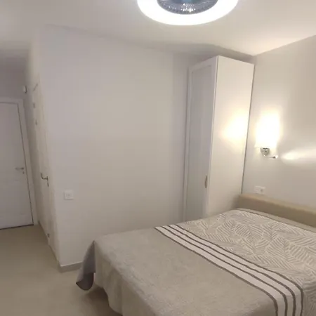 Beachfront Americas - Trg Appartement