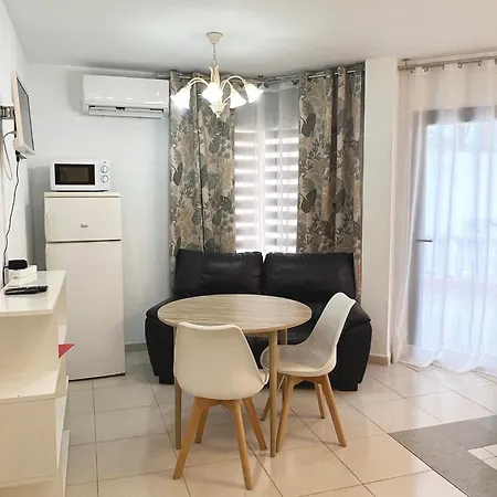 Beachfront Americas - Trg Apartment