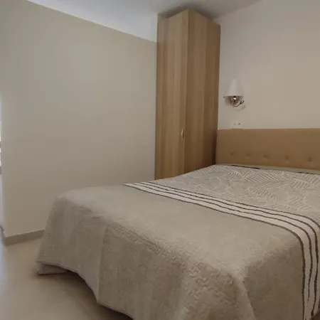 Beachfront Americas - Trg * Плая-де-лас-Америкас