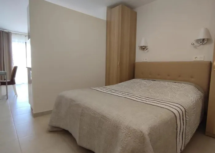 Beachfront Americas - Trg * Playa de las Americas (Tenerife)