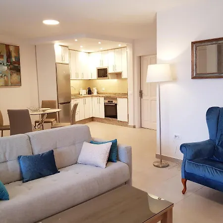 Beachfront Americas - Trg 아파트