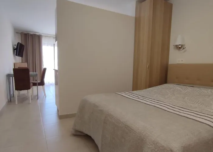 Beachfront Americas - Trg